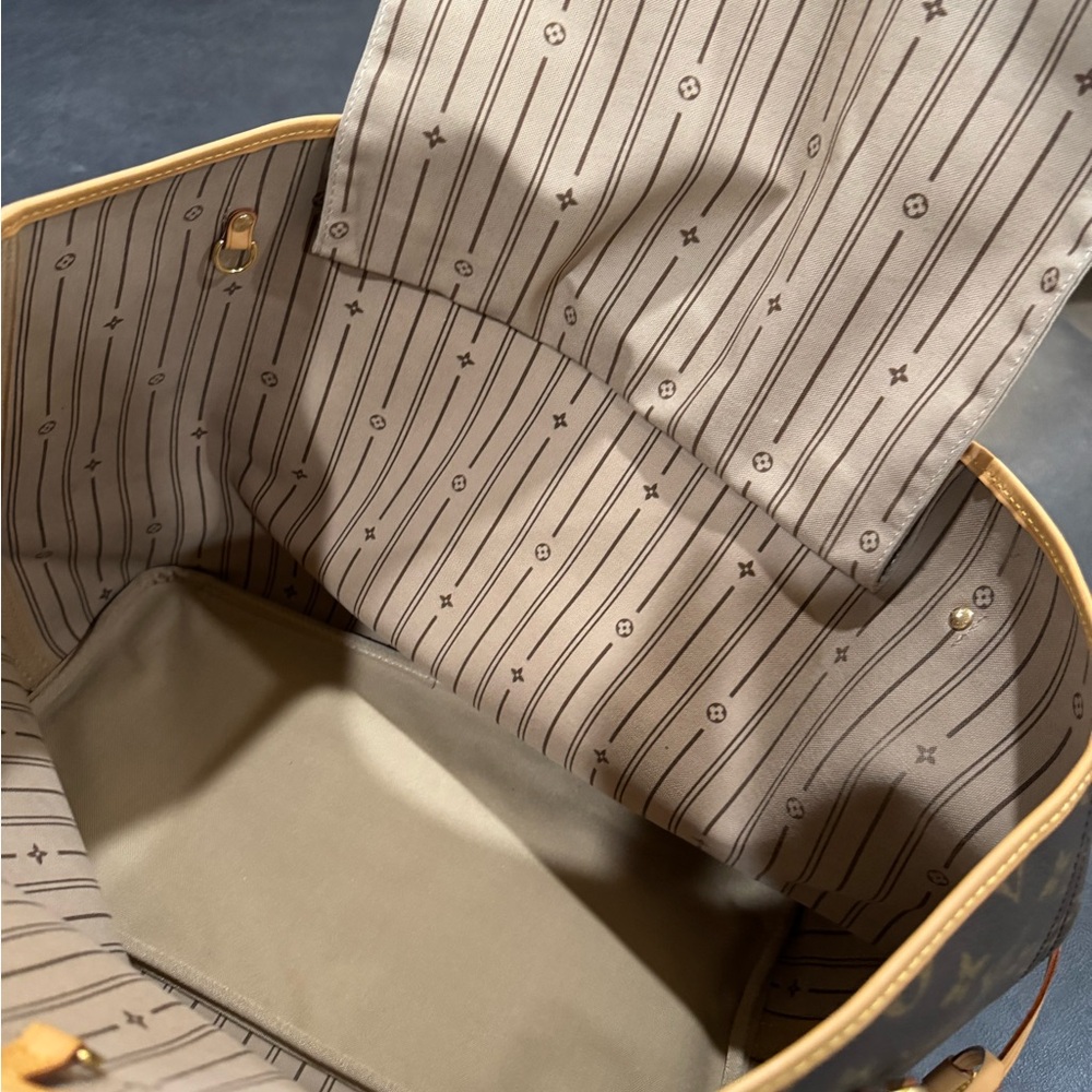 Louis Vuitton Signature GM Neverfull - Brown and Tan - Picture 8 of 11